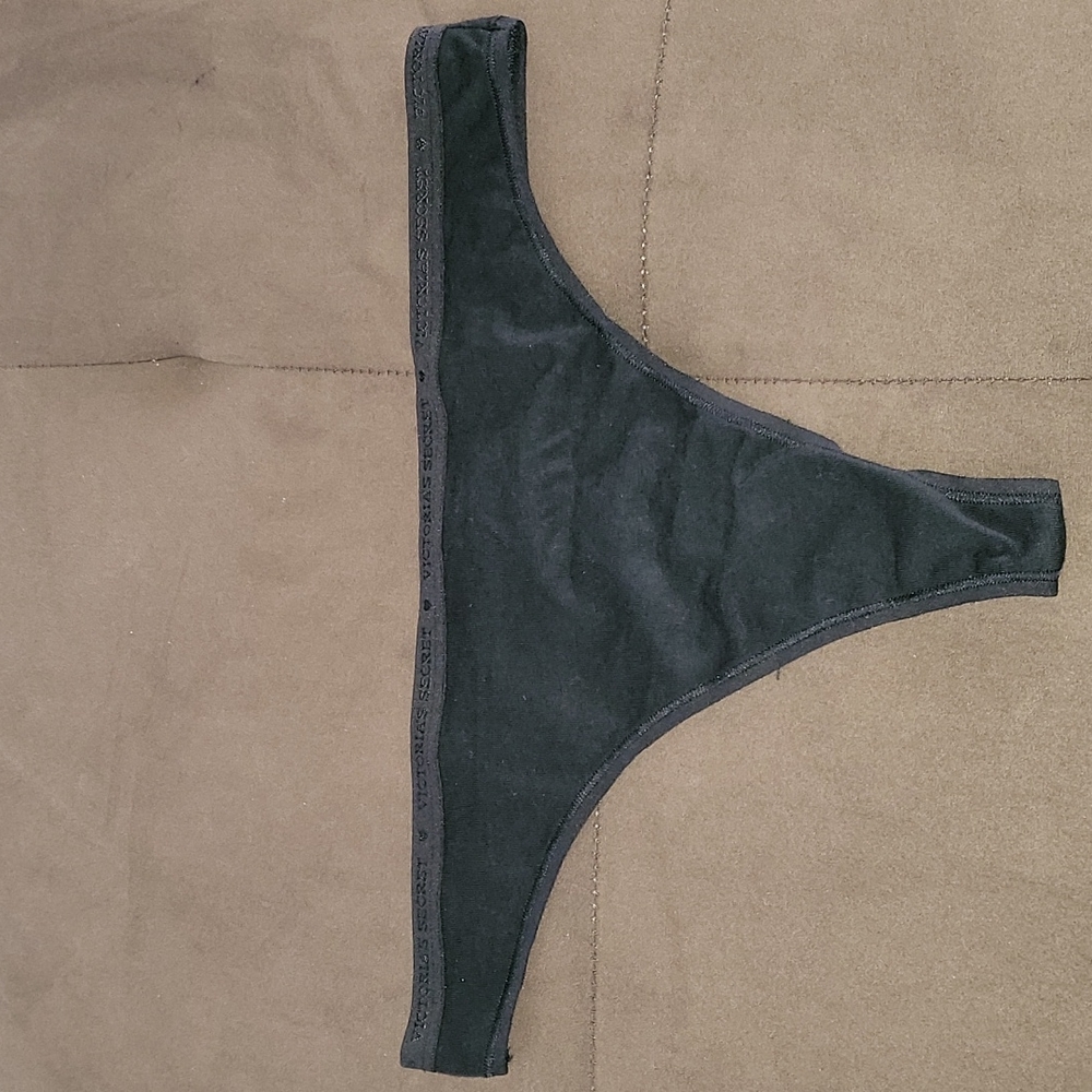 Victoria's Secret panty thong Large